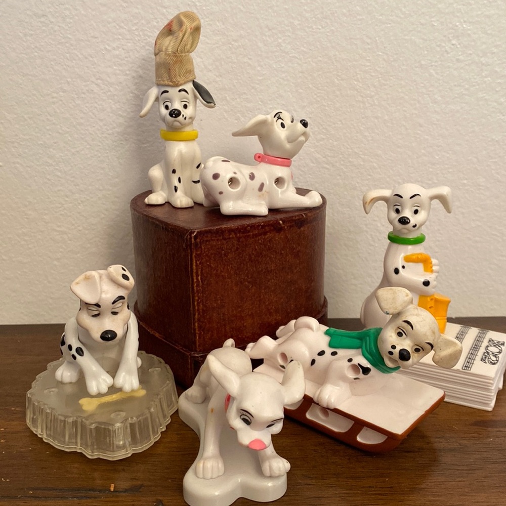 Leaving soon! Six Vintage, happy meal, 101 dalmatian miniatures figurines